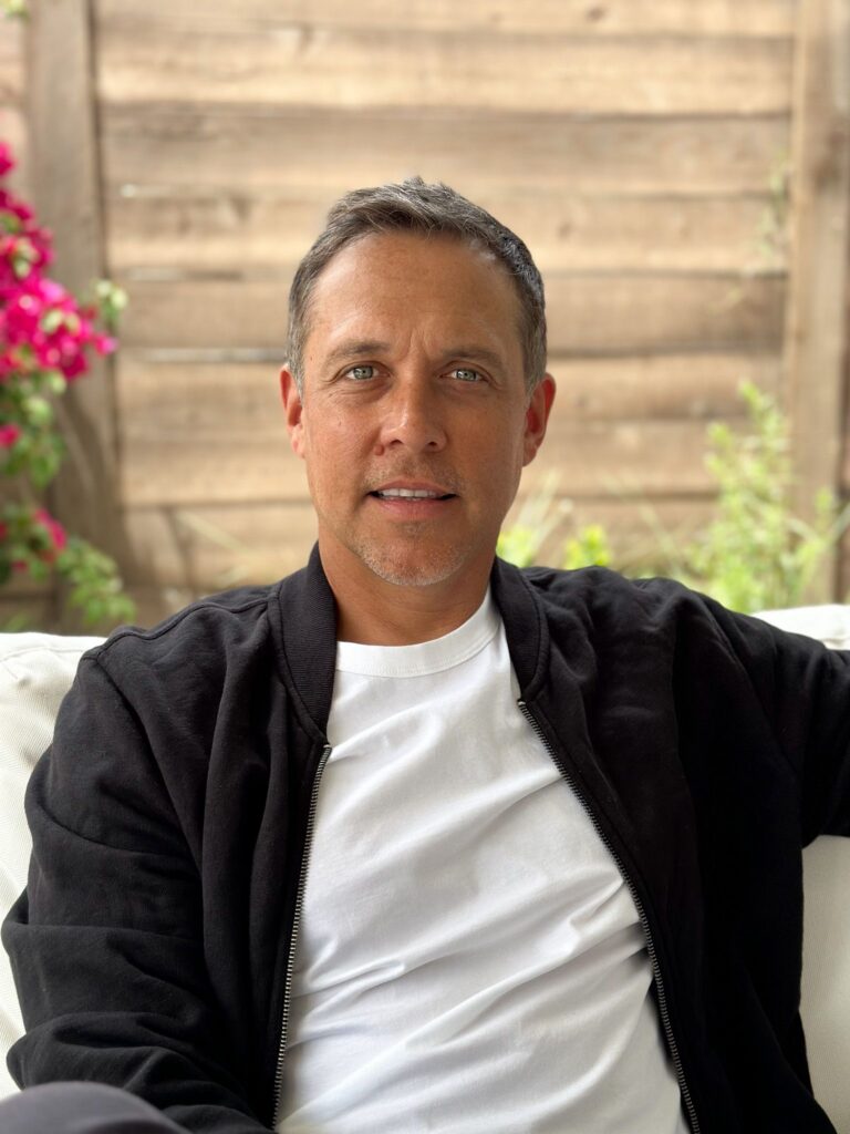 Headshot of Andrew Harding